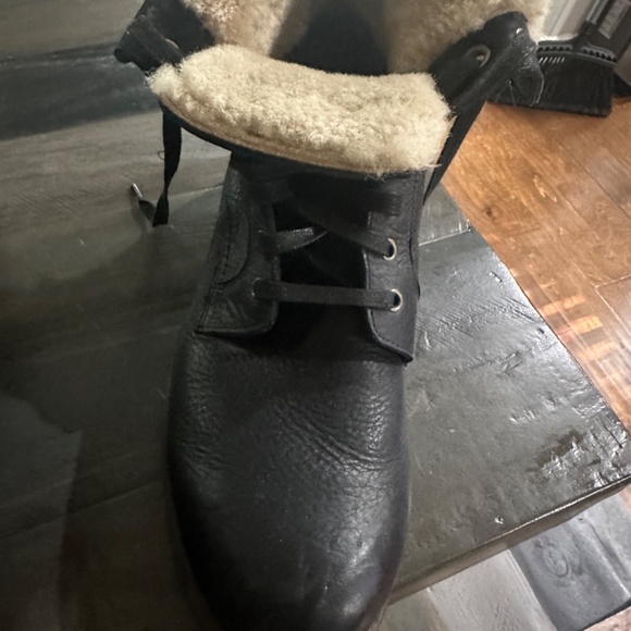 Ugg Boots - Picture 2 of 4